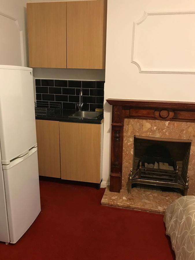 Hatfield Save-Money Rooms - 10Over10 For Price! Exterior photo